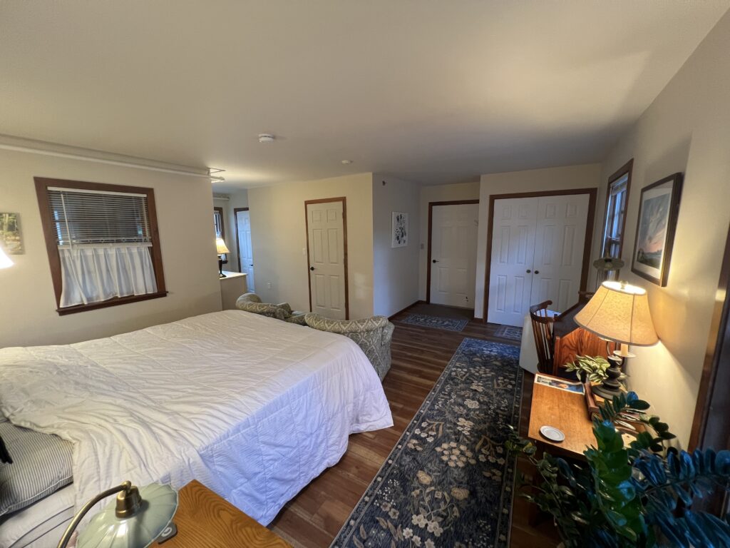 Private entrance and designated parking in Studio #16